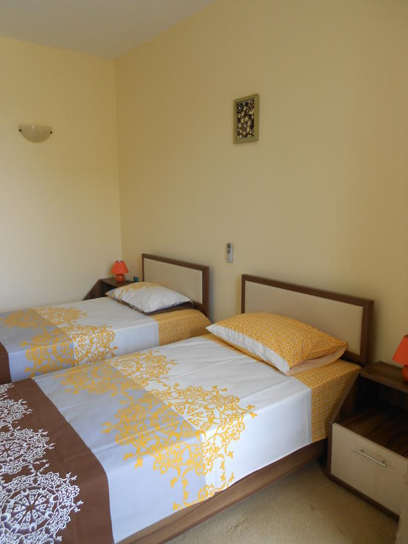 Family Hotel Amore Byala  Zimmer foto